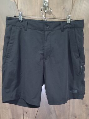 The North Face Men's Black Flashdry Hybrid Active Shorts 34